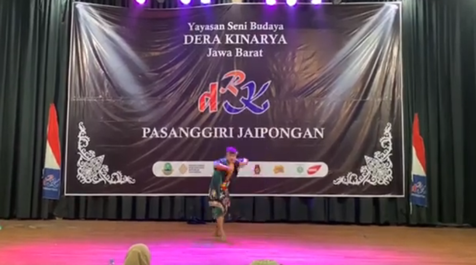  DEWA MOTEKAR JUARA 2 KATEGORI PUTRA DERA KINARYA - NECKY HAIKAL